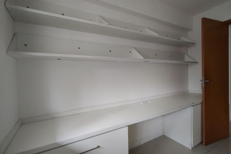 Apartamento para alugar com 122m², 4 quartos e 2 vagasQuarto 1 - Armários