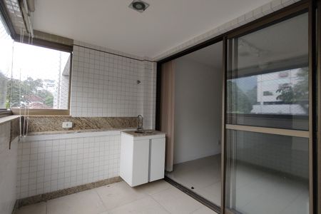 Apartamento para alugar com 122m², 4 quartos e 2 vagasVaranda