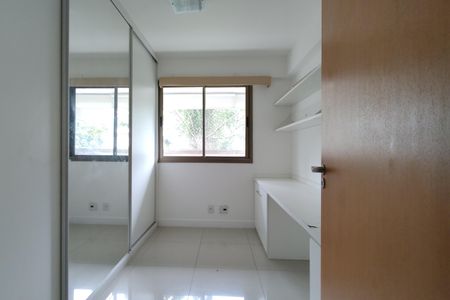 Apartamento para alugar com 122m², 4 quartos e 2 vagasQuarto 1 - Armários