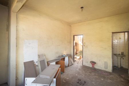 Casa à venda com 600m², 1 quarto e 2 vagas Casa à venda com 600m², 1 quarto e 2 vagasSala/Quarto