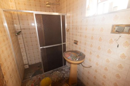 Banheiro de casa à venda com 1 quarto, 600m² em Campo Grande, Rio de Janeiro