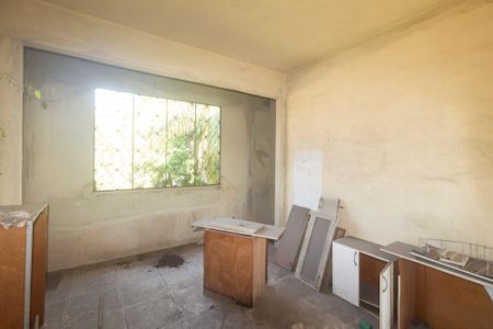 Casa à venda com 600m², 1 quarto e 2 vagas Casa à venda com 600m², 1 quarto e 2 vagasSala/Quarto