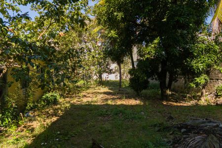 Casa à venda com 600m², 1 quarto e 2 vagas Casa à venda com 600m², 1 quarto e 2 vagasQuintal