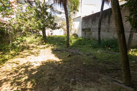 Casa à venda com 600m², 1 quarto e 2 vagas Casa à venda com 600m², 1 quarto e 2 vagasQuintal