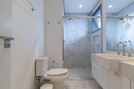 Apartamento para alugar com 134m², 2 quartos e 2 vagas Apartamento para alugar com 134m², 2 quartos e 2 vagasBanheiro da Suíte 1