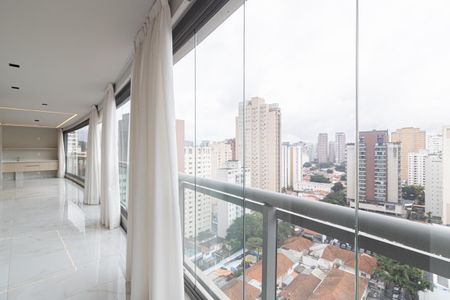 Varanda das Suítes de apartamento para alugar com 2 quartos, 134m² em Vila Nova Conceição, São Paulo