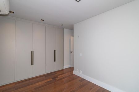 Apartamento para alugar com 134m², 2 quartos e 2 vagas Apartamento para alugar com 134m², 2 quartos e 2 vagasQuarto Suíte 1