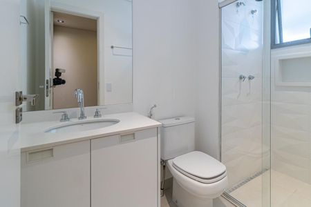 Banheiro da Suíte 2 de apartamento para alugar com 2 quartos, 134m² em Vila Nova Conceição, São Paulo