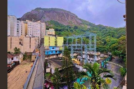 Apartamento para alugar com 75m², 2 quartos e sem vaga