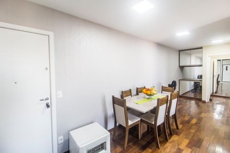 Sala de apartamento para alugar com 2 quartos, 60m² em Centro, Carapicuíba