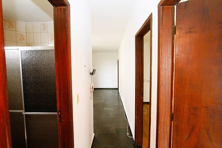 Corredor de apartamento para alugar com 3 quartos, 58m² em Estoril, Belo Horizonte