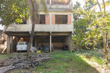 Casa à venda com 350m², 1 quarto e 2 vagas Casa à venda com 350m², 1 quarto e 2 vagasQuintal