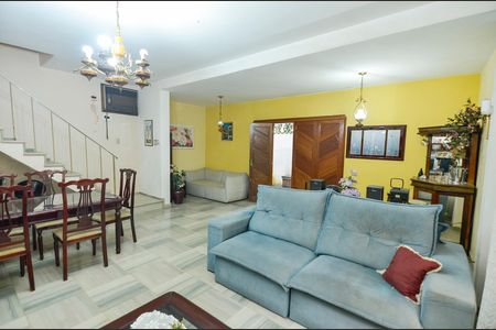 Casa à venda com 418m², 4 quartos e 2 vagas Casa à venda com 418m², 4 quartos e 2 vagasSala 1