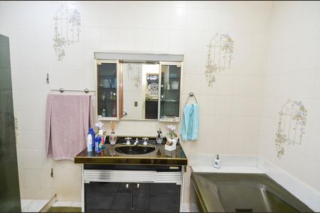 Casa à venda com 418m², 4 quartos e 2 vagas Casa à venda com 418m², 4 quartos e 2 vagasBanheiro da Suíte