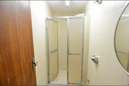 Casa à venda com 418m², 4 quartos e 2 vagas Casa à venda com 418m², 4 quartos e 2 vagasBanheiro de serviço