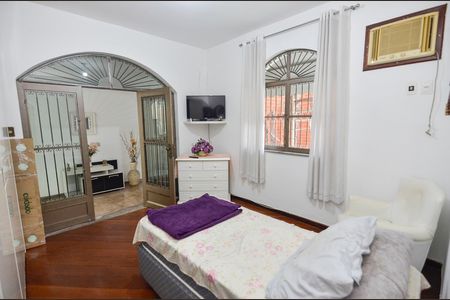 Casa à venda com 418m², 4 quartos e 2 vagas Casa à venda com 418m², 4 quartos e 2 vagasQuarto 3