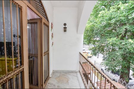 Casa à venda com 418m², 4 quartos e 2 vagas Casa à venda com 418m², 4 quartos e 2 vagasSuíte