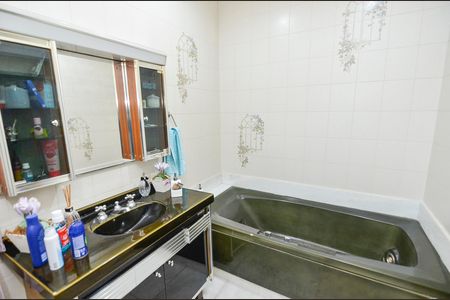 Casa à venda com 418m², 4 quartos e 2 vagas Casa à venda com 418m², 4 quartos e 2 vagasBanheiro da Suíte