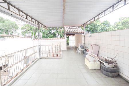 Casa à venda com 418m², 4 quartos e 2 vagas Casa à venda com 418m², 4 quartos e 2 vagasTerraço