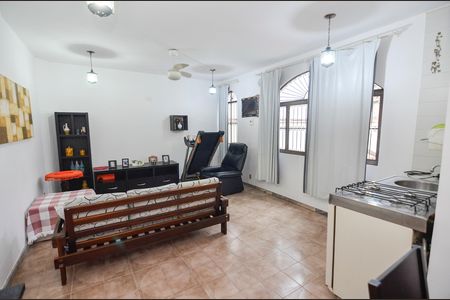Casa à venda com 418m², 4 quartos e 2 vagas Casa à venda com 418m², 4 quartos e 2 vagasSala 2
