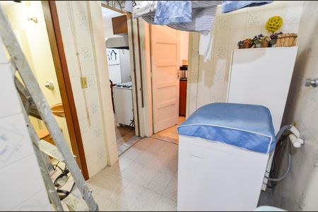 Casa à venda com 418m², 4 quartos e 2 vagas Casa à venda com 418m², 4 quartos e 2 vagasÁrea de Serviço