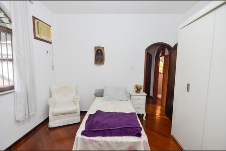 Casa à venda com 418m², 4 quartos e 2 vagas Casa à venda com 418m², 4 quartos e 2 vagasQuarto 3