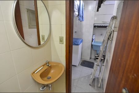 Casa à venda com 418m², 4 quartos e 2 vagas Casa à venda com 418m², 4 quartos e 2 vagasBanheiro de serviço