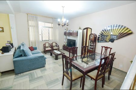Casa à venda com 418m², 4 quartos e 2 vagas Casa à venda com 418m², 4 quartos e 2 vagasSala 1
