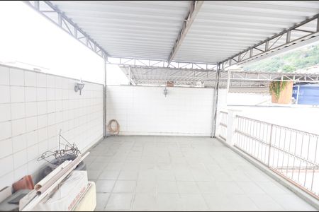 Casa à venda com 418m², 4 quartos e 2 vagas Casa à venda com 418m², 4 quartos e 2 vagasTerraço
