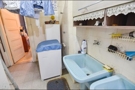 Casa à venda com 418m², 4 quartos e 2 vagas Casa à venda com 418m², 4 quartos e 2 vagasÁrea de Serviço