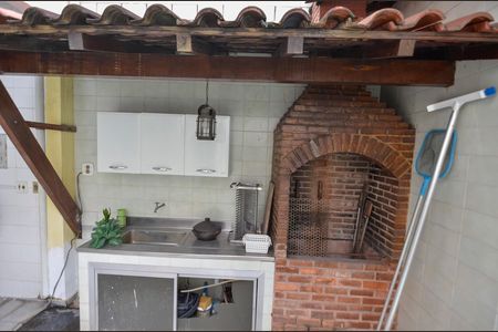 Casa à venda com 418m², 4 quartos e 2 vagas Casa à venda com 418m², 4 quartos e 2 vagasPiscina e Churrasqueira