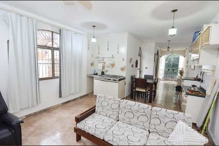 Casa à venda com 418m², 4 quartos e 2 vagas Casa à venda com 418m², 4 quartos e 2 vagasSala 2