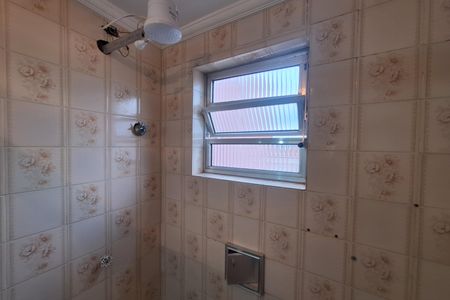 Banheiro de apartamento à venda com 2 quartos, 55m² em Vila Camilópolis, Santo André