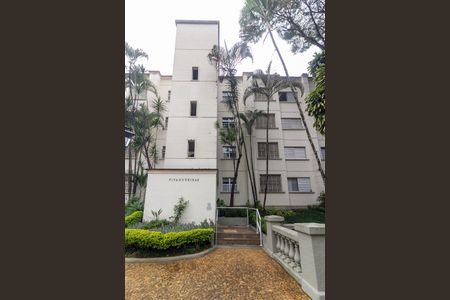 Apartamento para alugar com 77m², 2 quartos e 1 vaga Apartamento para alugar com 77m², 2 quartos e 1 vagaFachada interna