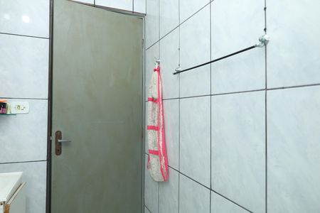 Casa à venda com 320m², 2 quartos e 3 vagasCasa 2 - Banheiro 2