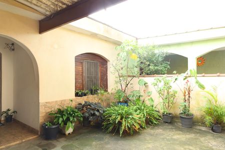Casa à venda com 320m², 2 quartos e 3 vagasCasa 1 - Varanda
