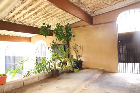 Casa à venda com 320m², 2 quartos e 3 vagasCasa 2 - Quintal