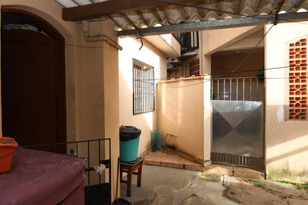 Casa à venda com 320m², 2 quartos e 3 vagasCasa 1 - Área de Serviço