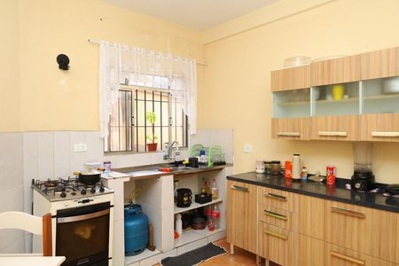 Casa à venda com 320m², 2 quartos e 3 vagasCasa 2 - Cozinha