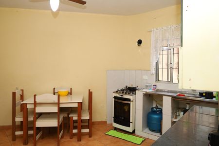Casa à venda com 320m², 2 quartos e 3 vagasCasa 2 - Cozinha