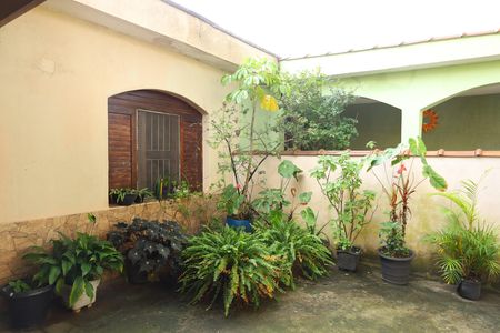 Casa à venda com 320m², 2 quartos e 3 vagasCasa 1 - Garagem