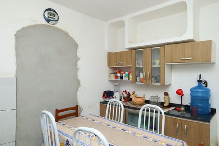 Casa à venda com 320m², 2 quartos e 3 vagasCasa 1 - Cozinha