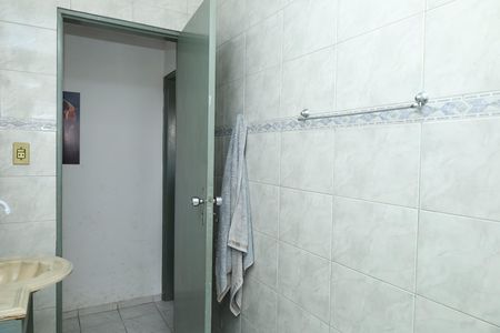 Casa à venda com 320m², 2 quartos e 3 vagasCasa 2 - Banheiro 1