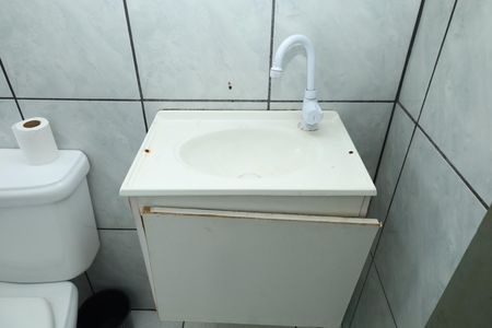 Casa à venda com 320m², 2 quartos e 3 vagasCasa 2 - Banheiro 2