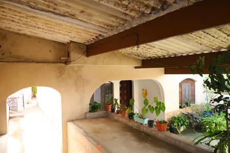 Casa à venda com 320m², 2 quartos e 3 vagasCasa 2 - Quintal