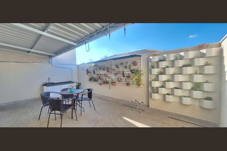 Casa de condomínio à venda com 97m², 3 quartos e 2 vagas