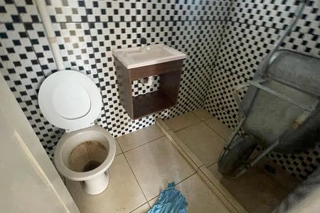 Casa para alugar com 70m², 1 quarto e sem vaga Casa para alugar com 70m², 1 quarto e sem vagaBanheiro