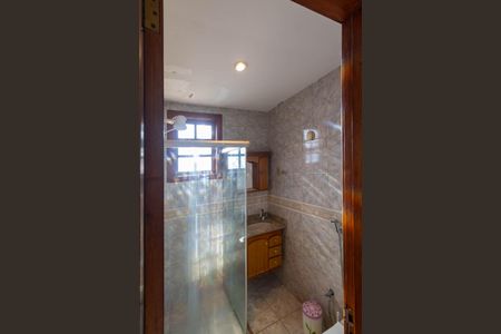 Casa à venda com 300m², 4 quartos e 3 vagas Casa à venda com 300m², 4 quartos e 3 vagasBanheiro do quarto 4