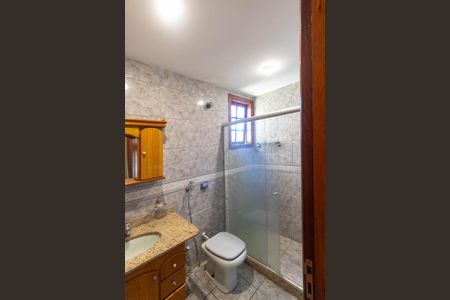 Casa à venda com 300m², 4 quartos e 3 vagas Casa à venda com 300m², 4 quartos e 3 vagasBanheiro Social