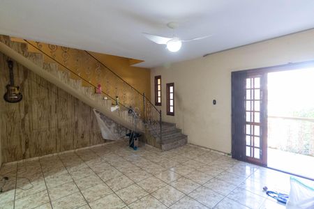 Sala de casa à venda com 4 quartos, 300m² em Campo Grande, Rio de Janeiro